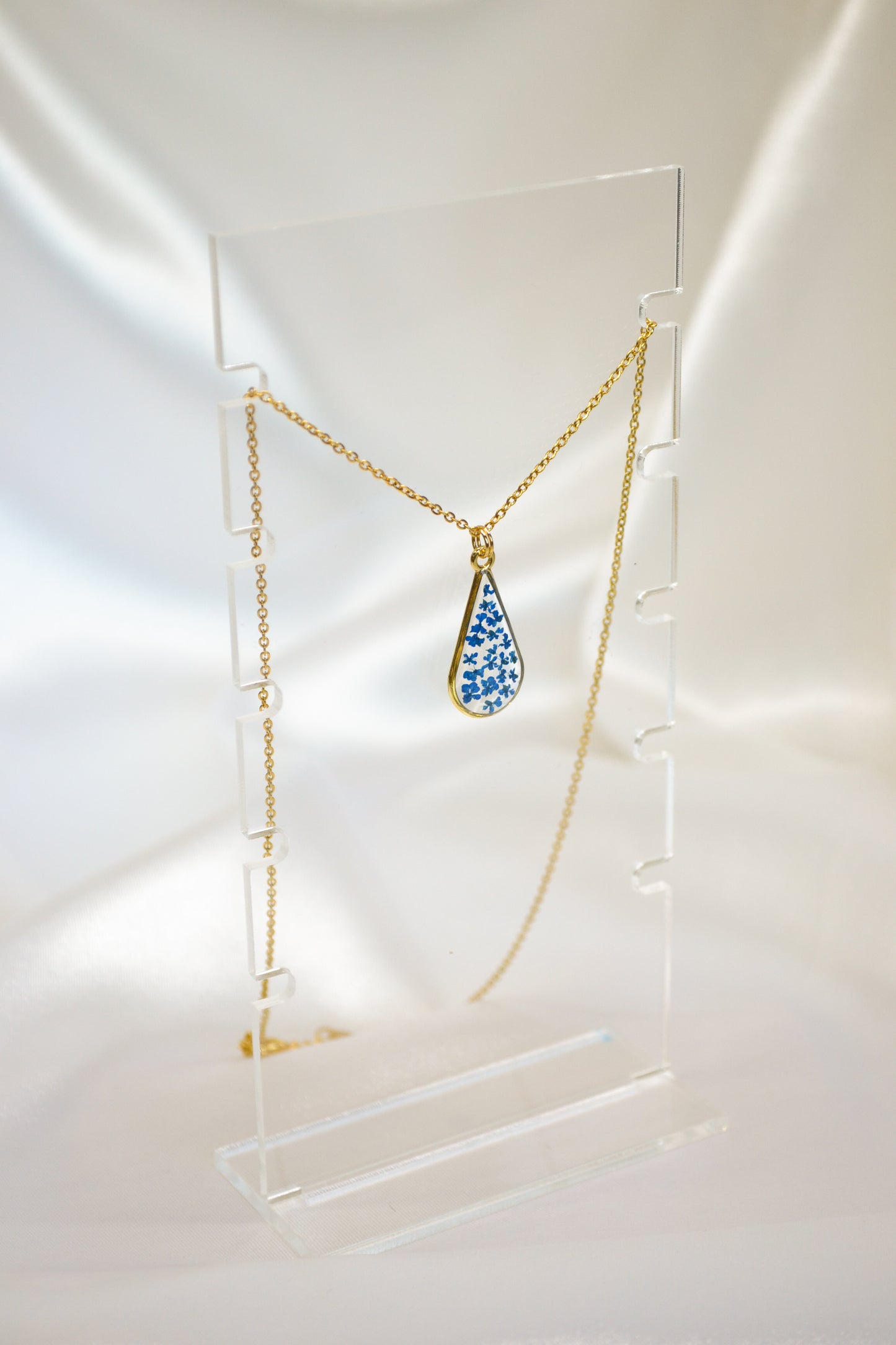 Witte Dille x Druppel M ketting