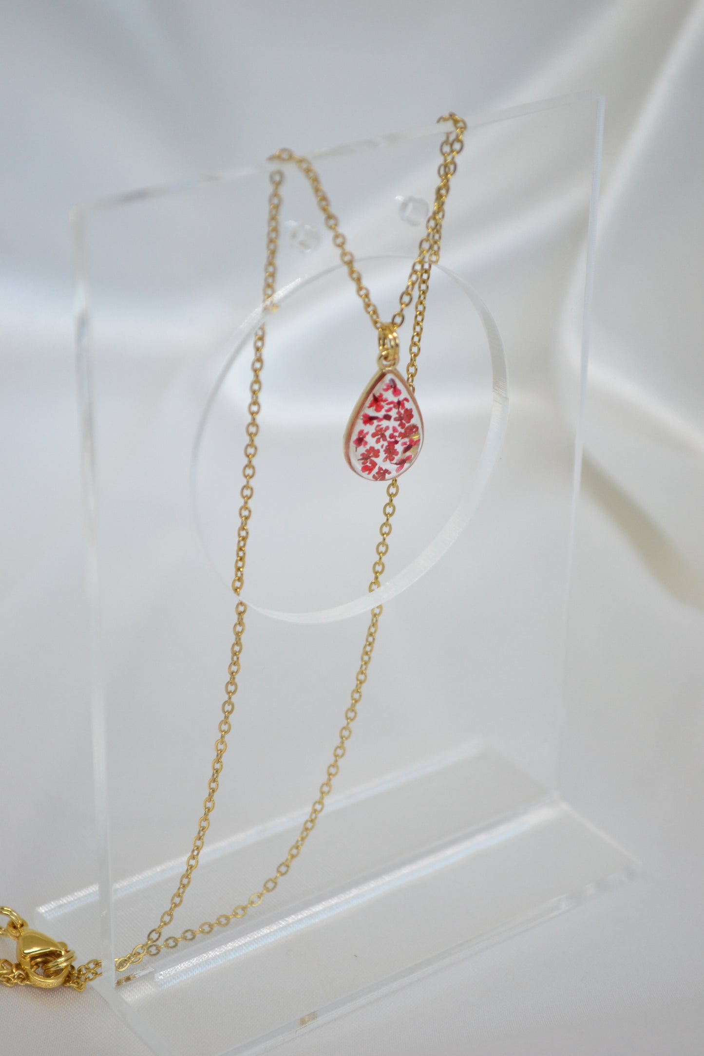 Witte Dille x Druppel S ketting