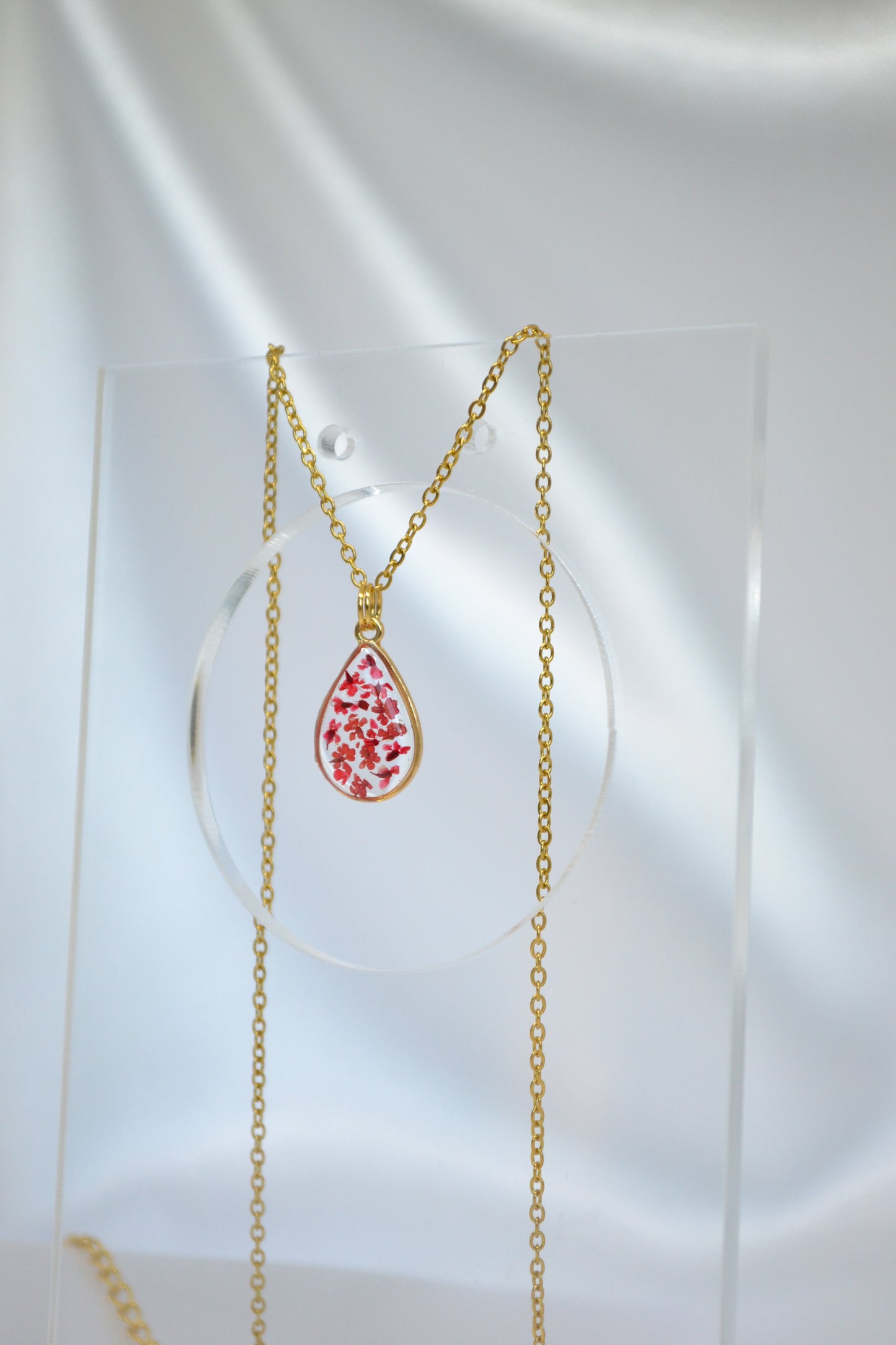 Witte Dille x Druppel S ketting